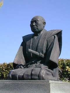 菅茶山座像